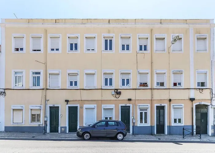 Vita Portucale ! Bright Campo Ourique W/ Terrace
